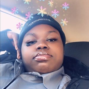 Meet your Posher, Monique